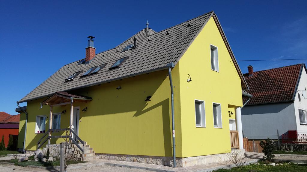 Hunters House Kft Bed And Breakfast Toltestava Екстер'єр фото