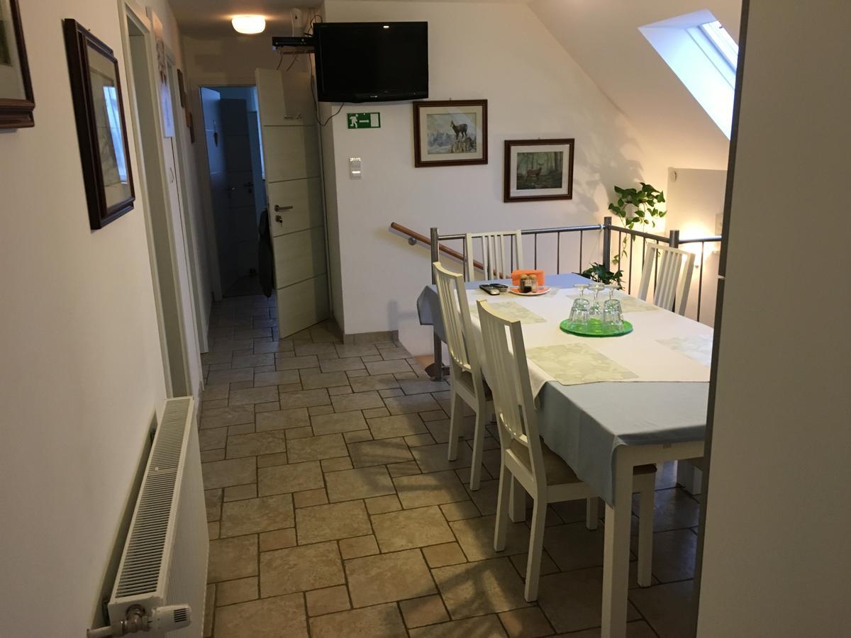 Hunters House Kft Bed And Breakfast Toltestava Екстер'єр фото